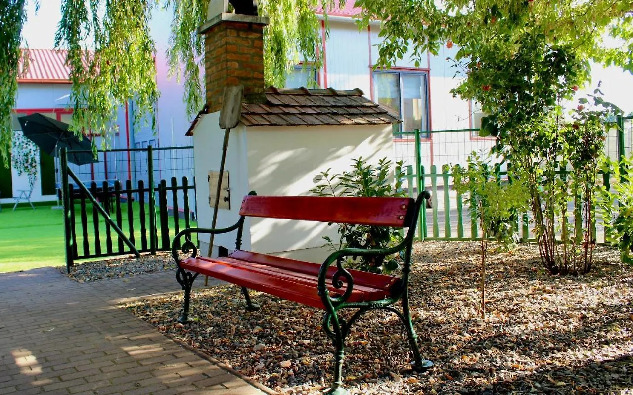 Applegarden Villa Debrecen Nyaraló