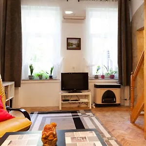 https://happy-turtle-apartments.inbudapesthotels.com