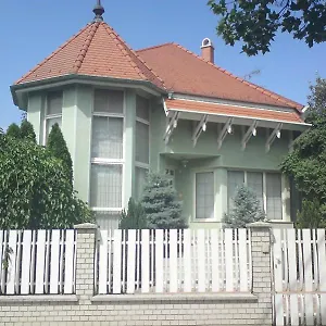  Vendégház Center Apartmanház