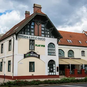 Bed & Breakfast Play Pub Etterem Es Panzio, Debrecen